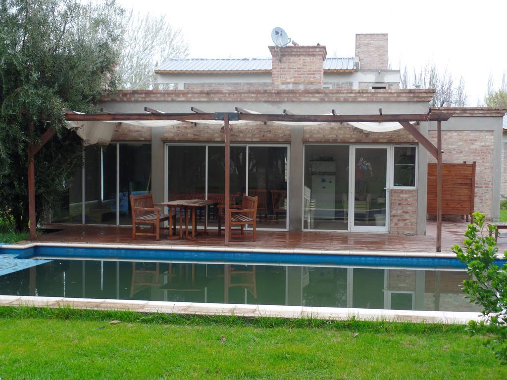 Las Acacias Plottier Esterno foto